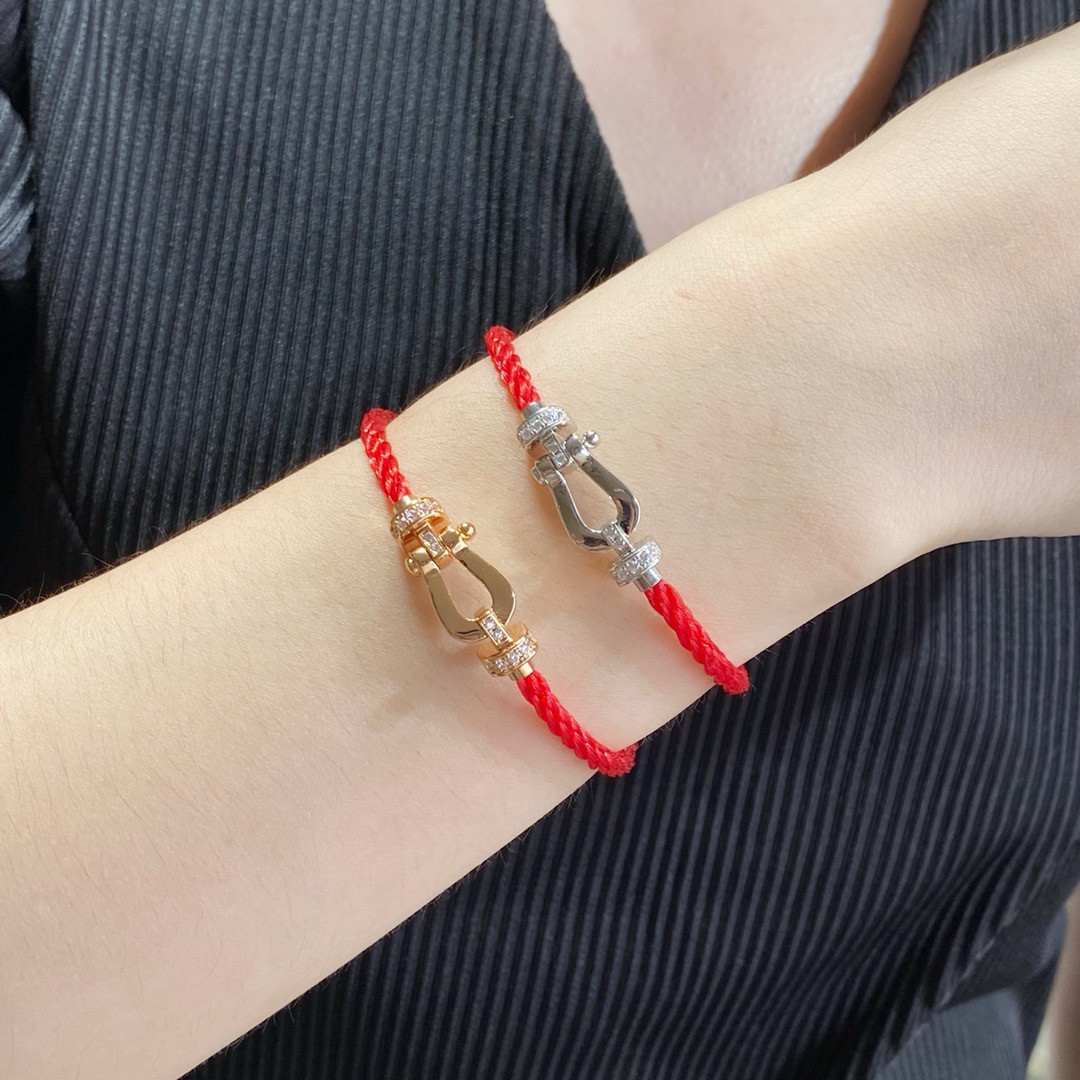 费雷德马蹄扣本命年红绳手链925纯银18K玫瑰金男女情侣款时来运转,淘宝优惠券,粉丝福利购,淘宝优惠卷