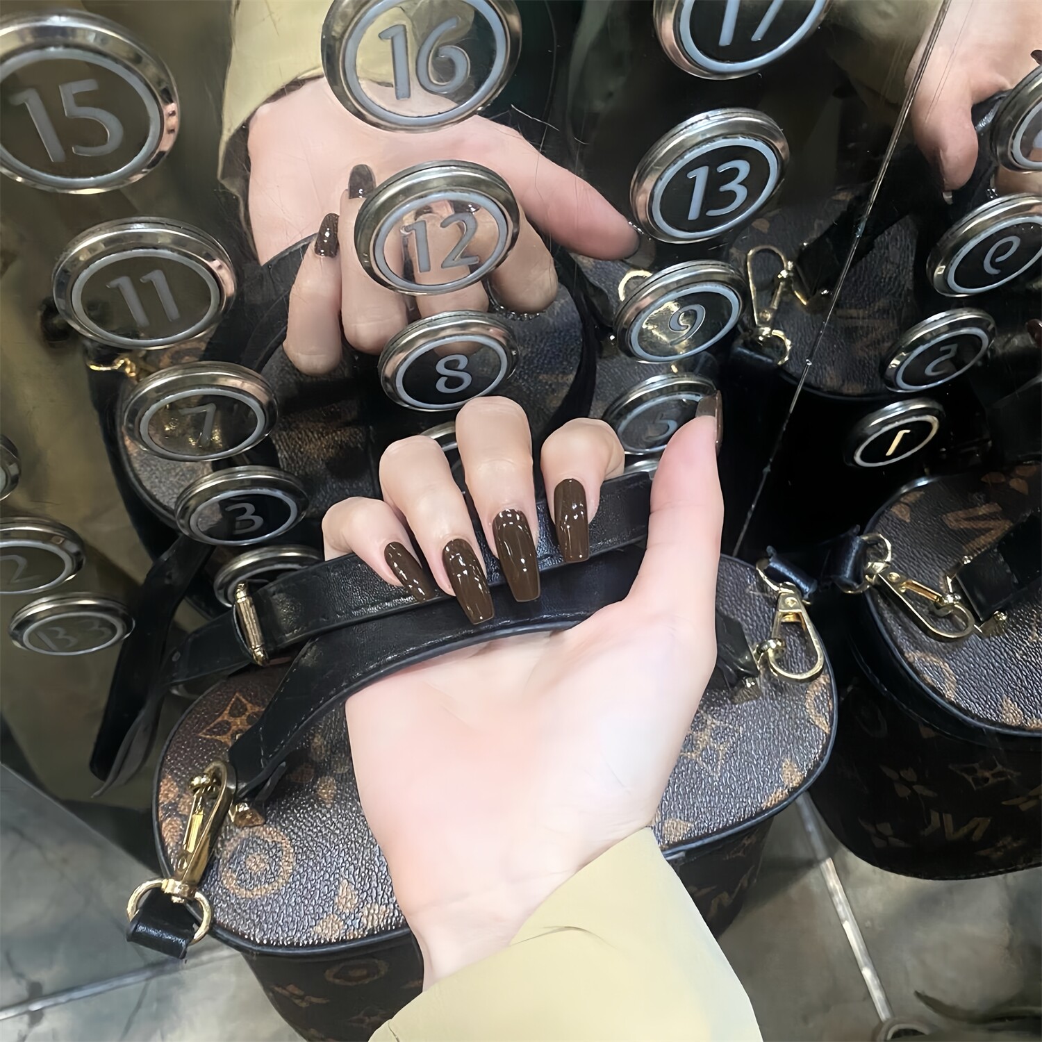 巧克力色穿戴甲纯色手工美甲甲片穿戴式短款成品纯欲婚礼指甲显白,淘宝优惠券,粉丝福利购,淘宝优惠卷