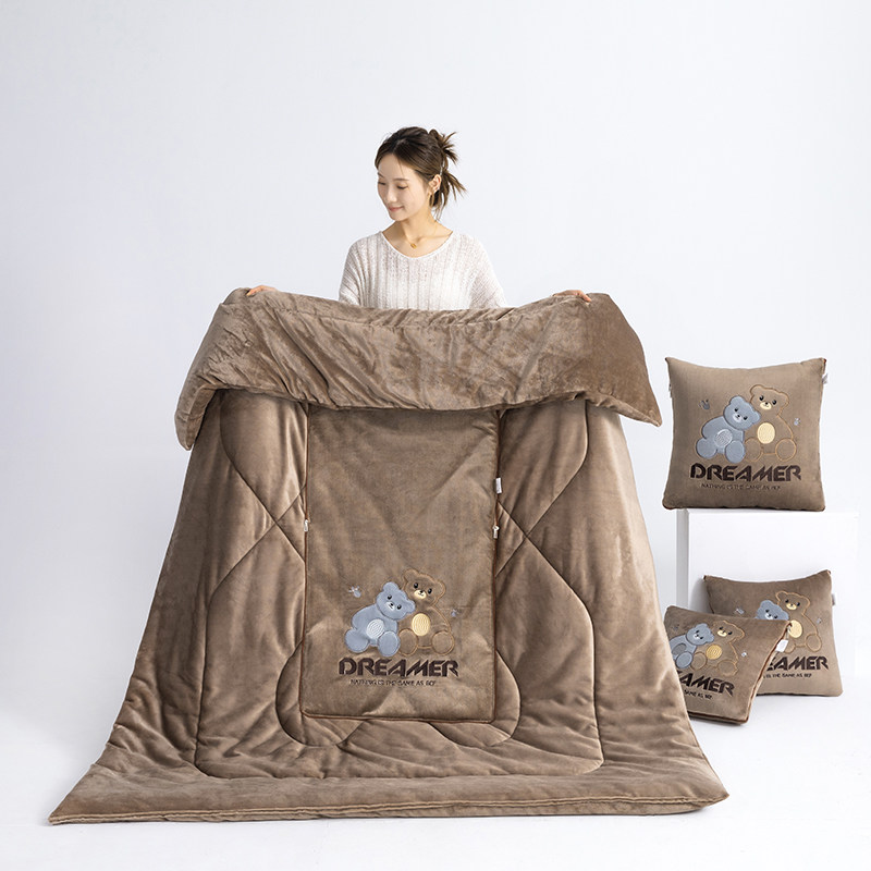 加厚牛奶绒抱枕被子两用车载靠垫枕头办公室沙发折叠午睡被二合一,淘宝优惠券,粉丝福利购,淘宝优惠卷