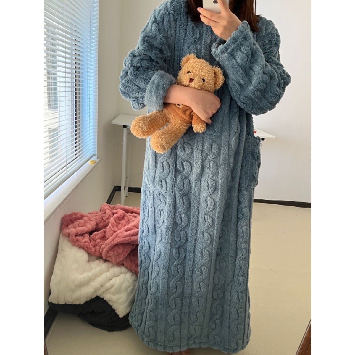 行走的被子冬季新款加长保暖宽松有口袋珊瑚绒家居睡衣睡袍睡裙女