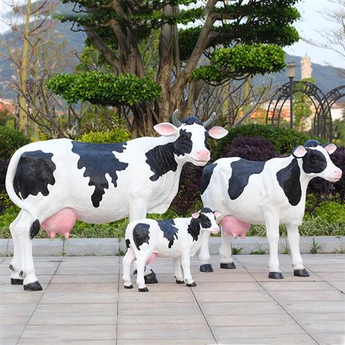 户外园林装饰动物景观小品草坪落地摆件幼儿园玻璃钢卡通奶牛雕塑 - 图0