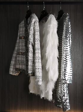 样板房衣帽间银色轻奢衣柜软装衣服女士服装首饰摆件包包拍摄道具