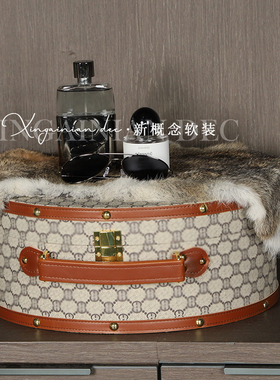 样板间男士衣帽间衣服西装衬衫皮鞋摆件意式轻奢衣柜软装装饰品