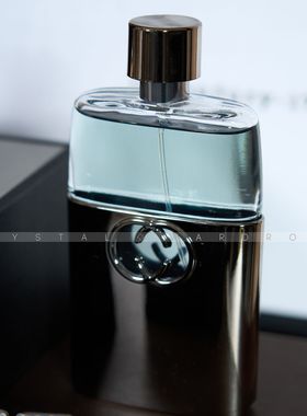 现代轻奢样板房男士衣帽间摆件西装外套衬衫家具展厅软装饰品道具