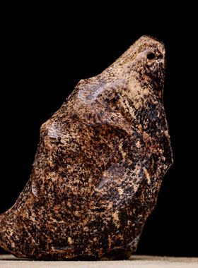 越南惠安系金三角沉香超老料沉水雕件太湖石重约5克文玩沉香吊坠