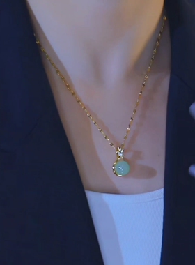 2026新款爆款气质女士绿色葫芦项链轻奢高级感时尚百搭金色锁骨链