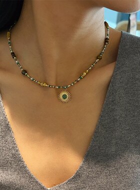 高级感松石太阳神吊坠锁骨链女2024夏季L新款复古虎眼石串珠项链