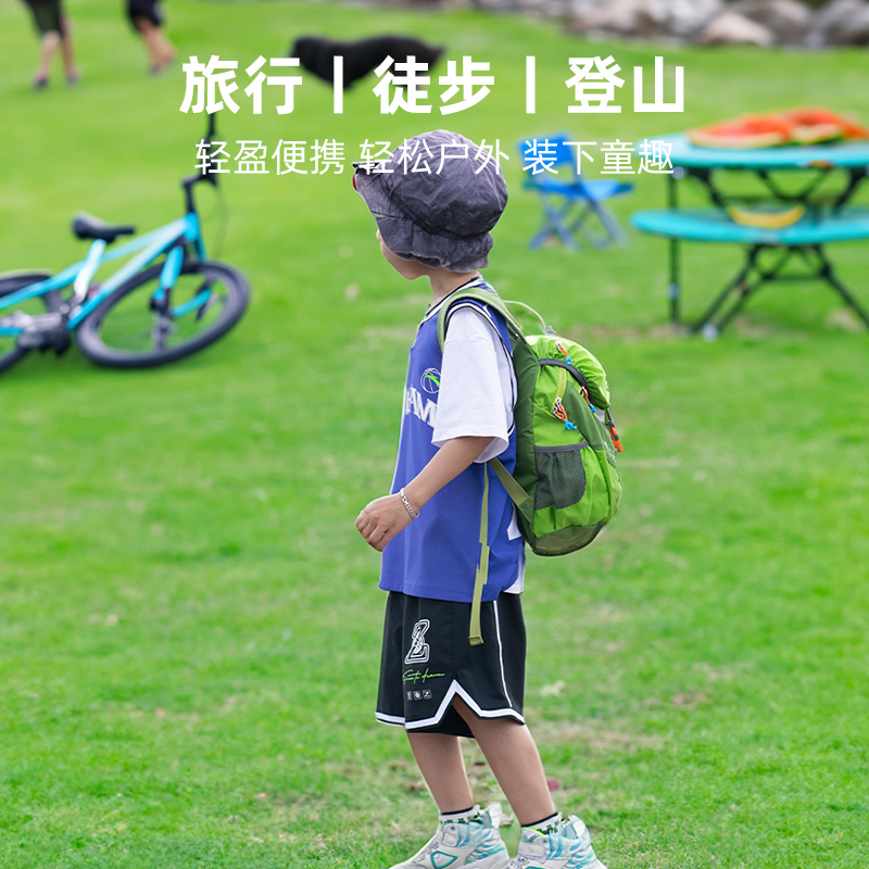 儿童出游轻便背包男孩外出旅游双肩包登山小学生户外旅行春游超轻