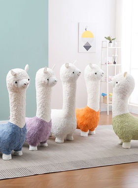 网红创意羊驼座椅滑轮动物凳子落地摆件换鞋凳子装饰乔迁搬家礼品