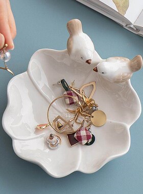 创意陶瓷皂碟香皂盒首饰珠宝收纳盘展示架北欧风托盘小饰品摆件