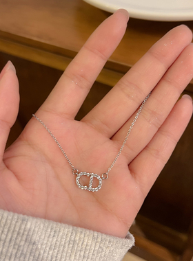 银色字母项链日常百搭简约锁骨链