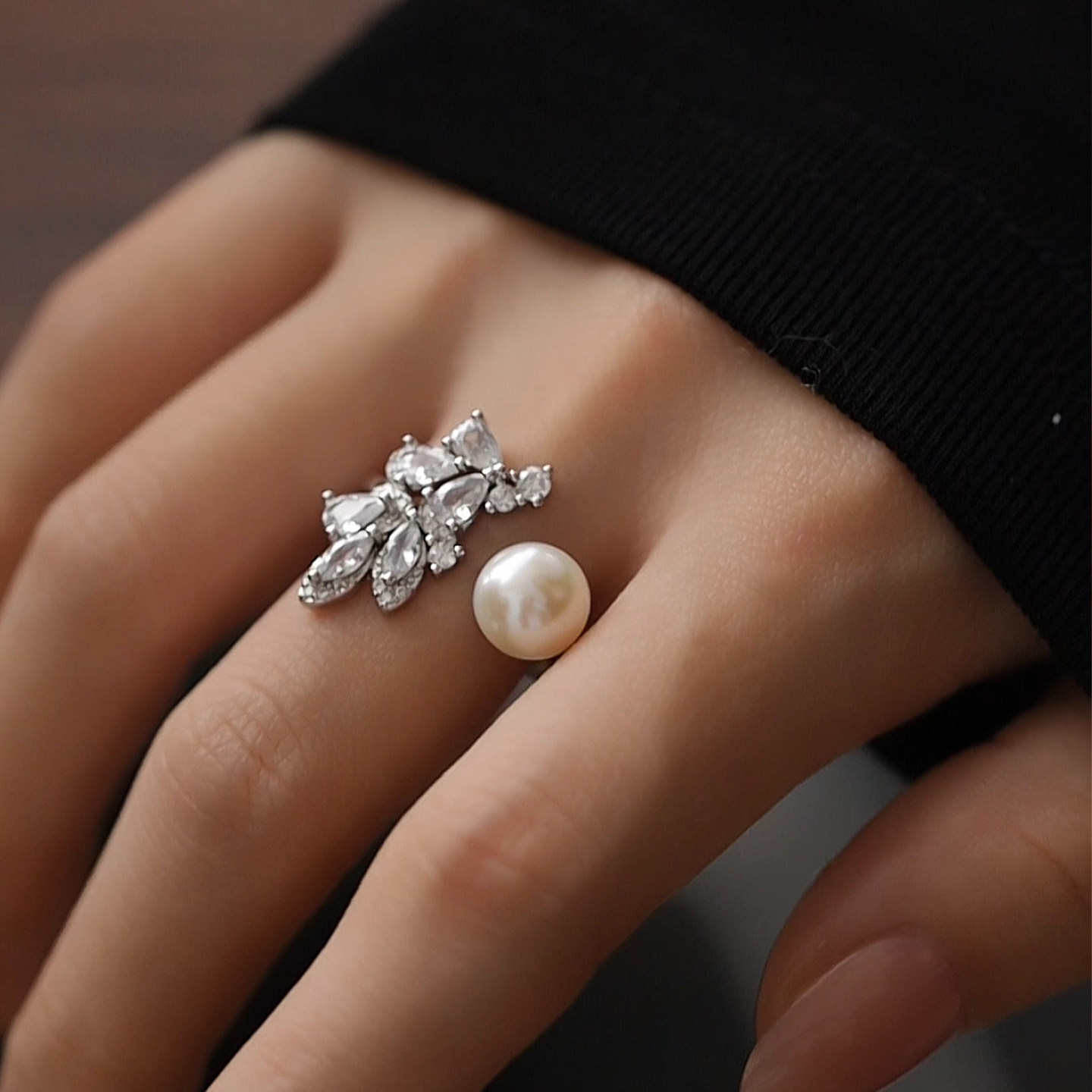 Jane's Jewelry Natural Freshwater Pearl Ring for Women Fashionable, Luxurious and Exquisite High-end Open Ring Ring
