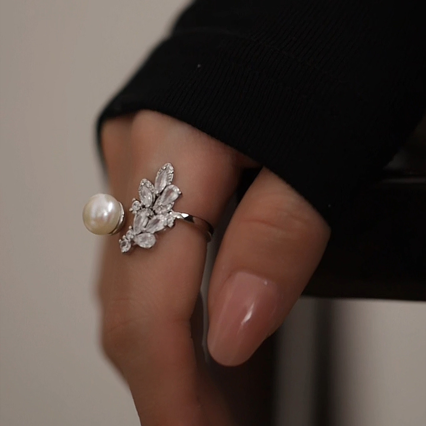 Jane's Jewelry Natural Freshwater Pearl Ring for Women Fashionable, Luxurious and Exquisite High-end Open Ring Ring