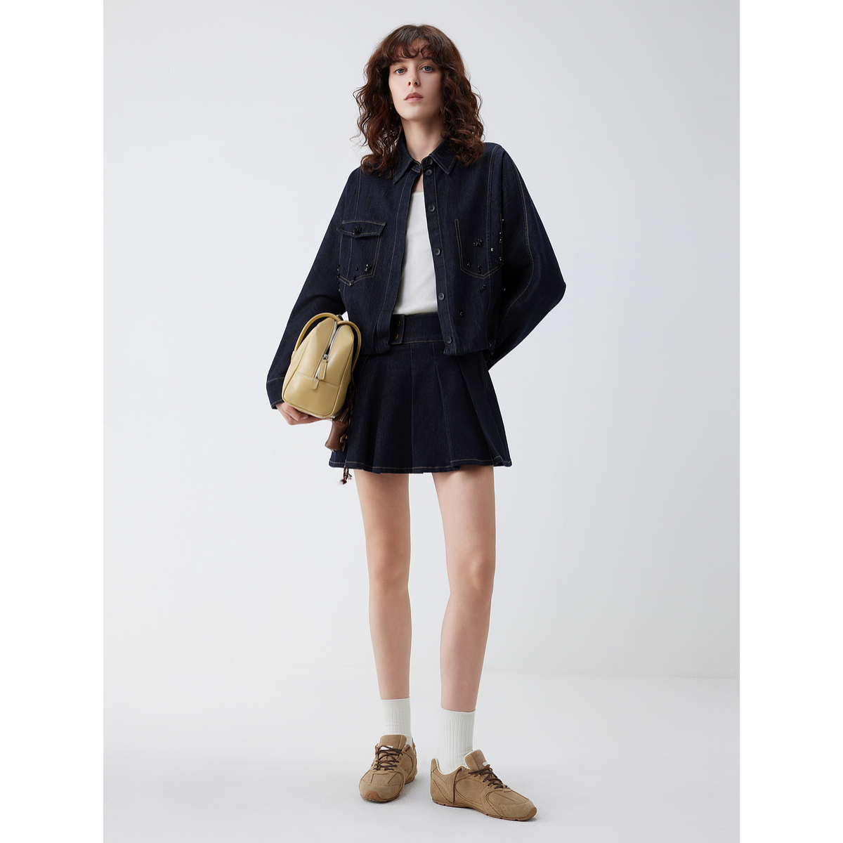 ELLE复古高级感钉珠牛仔外套女2025秋季新款翻领时尚通勤短上衣 - 图0