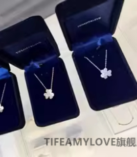 梵可亚宝官网18K三叶草花瓣项链