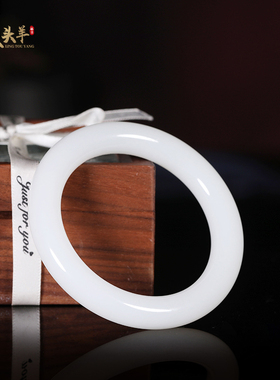 精品新疆和田玉圆条手镯老料玉镯