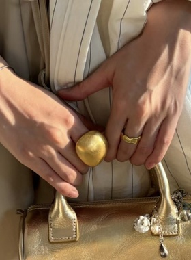 2025新款拉丝轻奢方形戒指女款膝上魅力闪耀时尚夸张新款饰品