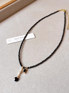 简约黑色水晶串珠锁骨链小众时尚方块吊坠项链轻奢冷淡风短款颈链