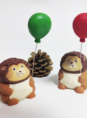 小狮子摆件纯手工实木雕刻办公室桌面小摆件生日礼物可爱治愈风