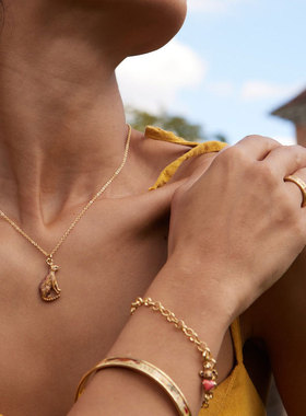 粉色三叶草珐琅戒指Fable