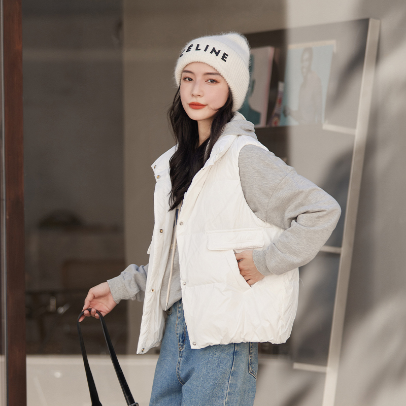 2023新羽绒服马甲女立领短款小个子设计