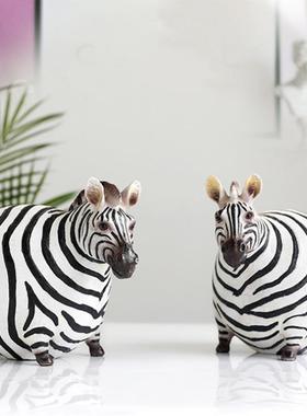 现货北欧树脂工艺品情侣胖斑纹马家居装饰品客厅书桌摆件厂家直供