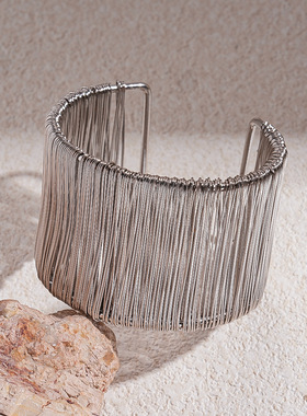 欧美缠绕线条开口手镯通勤手环女