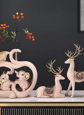 桌子上的摆件创意苹果对象树脂摆件家居饰品高档客厅玄关电视柜酒