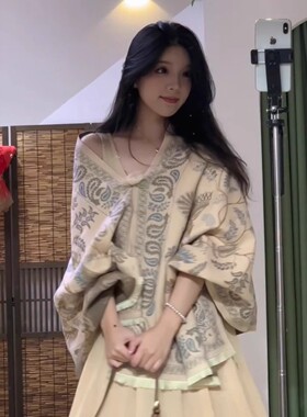 早秋的贵气温柔感是披肩给的！