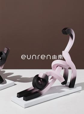 欧美创意卡通线条抽象猫咪动物摆件家居桌面样板房间软装饰品