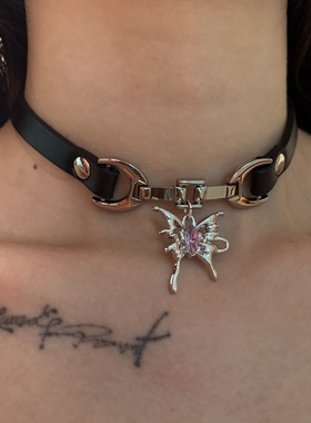 暗黑金属蝴蝶皮质项圈小众高级设计感十字架挂件项链choker女饰品