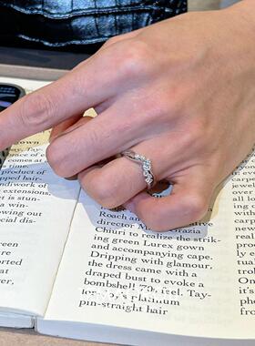 爆闪交叉满天星繁花戒指女轻奢