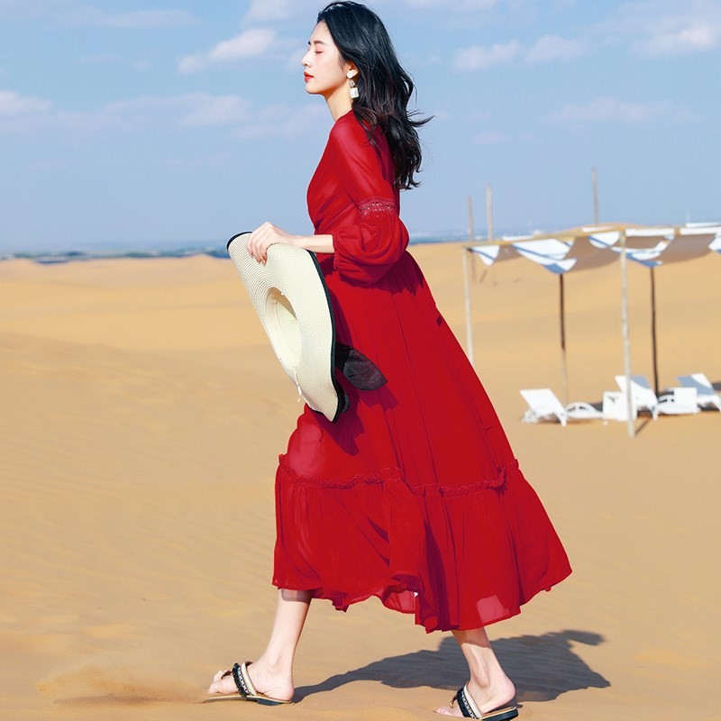 三亚沙滩裙超仙海边度假仙女拍照大红色连衣裙青海湖沙漠长裙子夏