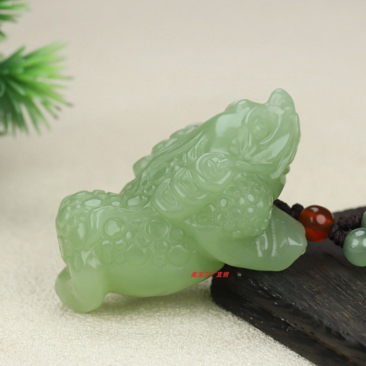 和田玉冰底晴水色招财金蟾挂件玉石金蟾吊坠男女款毛衣链,淘宝优惠券,粉丝福利购,淘宝优惠卷