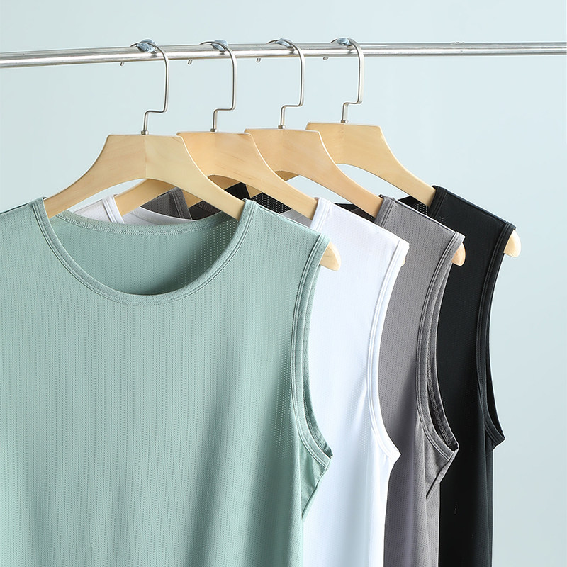  回力服饰outlet店背心/马甲