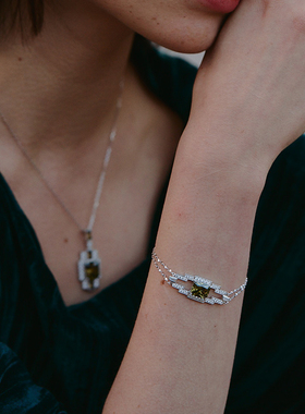 RetroChic复古时尚转角手链