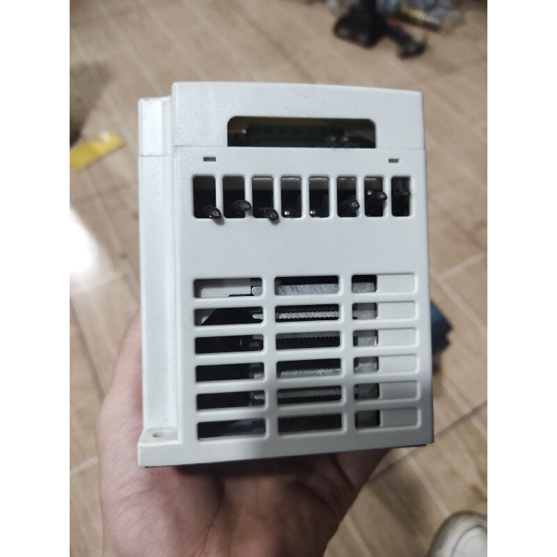 .22KW380V变频器LFL100－2.2T4－1B立方龙-图0