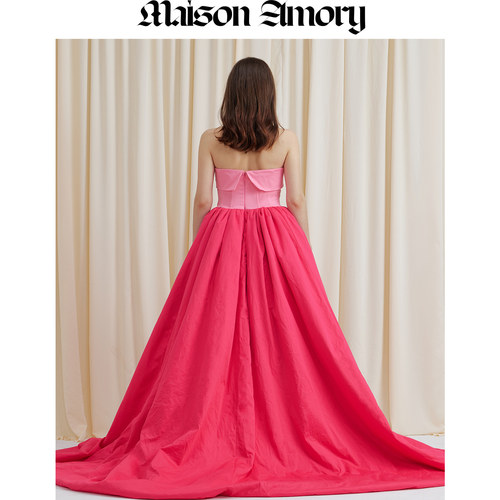 度假系列|玫粉色芭比 迷你连衣裙带拖尾Maison Amory - 图1