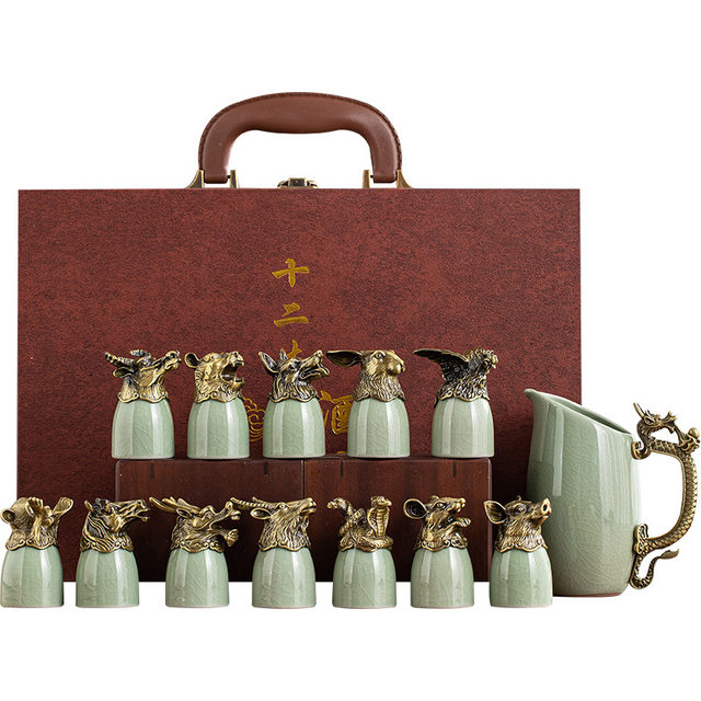 Twelve zodiac animal head ceramic white wine cup high-end light luxury home hotel special wineware cup wine dispenser set