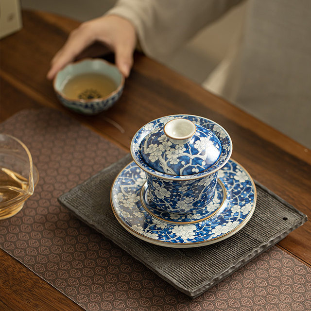 Ru kiln blue and white ice plum horseshoe three-cai bowl, non-hot, single high-end ceramic tea cup, kung fu tea set, large tea bowl