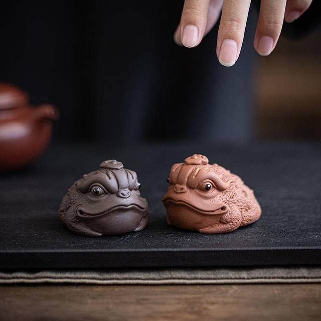 Creative purple sand mini golden toad tea pet lucky ornaments boutique can grow tea and play tea table tea table decoration tea set accessories