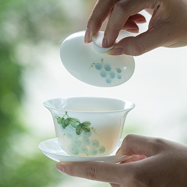 Hand-painted underglaze color ice jade porcelain Sancai covered bowl can hover tea bowl cup single high-end white porcelain Kung Fu tea set