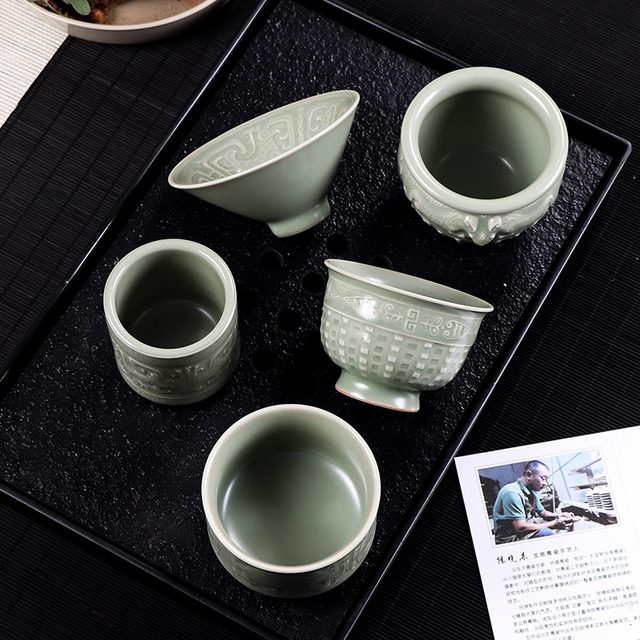 Longquan celadon high-end relief feng shui cylinder cup master cup high-end ceramic personal dedicated kung fu small tea cup single cup