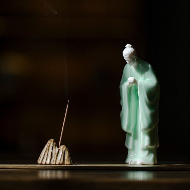 Chinese Zen little Taoist ceramic hand-made tea room table decoration ornaments tea ceremony tea pet boutique can raise crafts