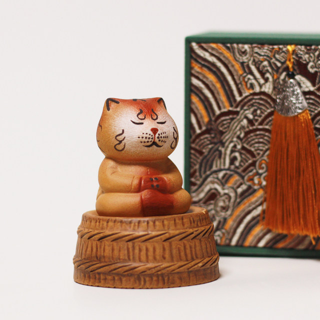 Hand-made purple clay tea pet tiger desktop ornaments zodiac tiger high-end tea set tea table decorations boutique can be raised