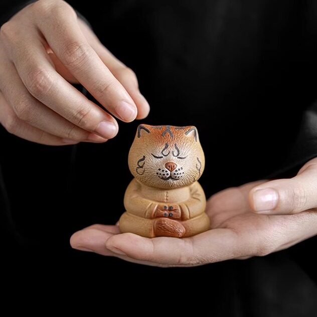 Hand-made purple clay tea pet tiger desktop ornaments zodiac tiger high-end tea set tea table decorations boutique can be raised