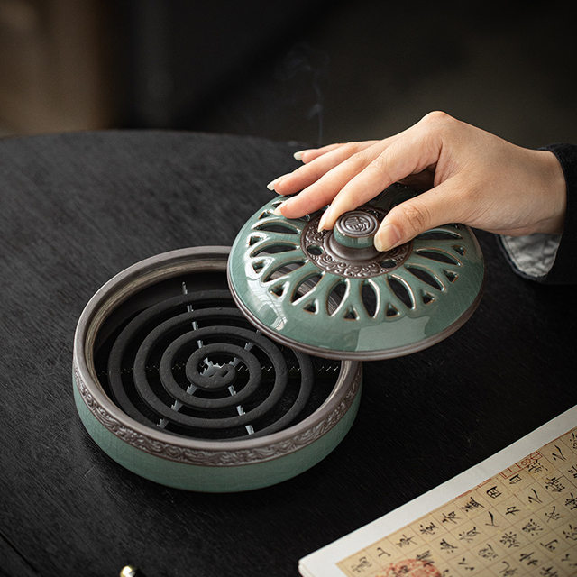 Ge Kiln Ceramic Mosquito Incense Stove Home Indoor Safety Tray Box Mosquito Incense Incense Support Frame Triangular Placer with Cover