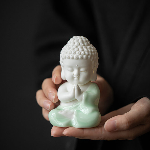 Chinese Zen ceramic Tathagata, Guanyin, Three Saints, Buddha statues, creative small ornaments, tea room, tea pets, tea table, car decorations