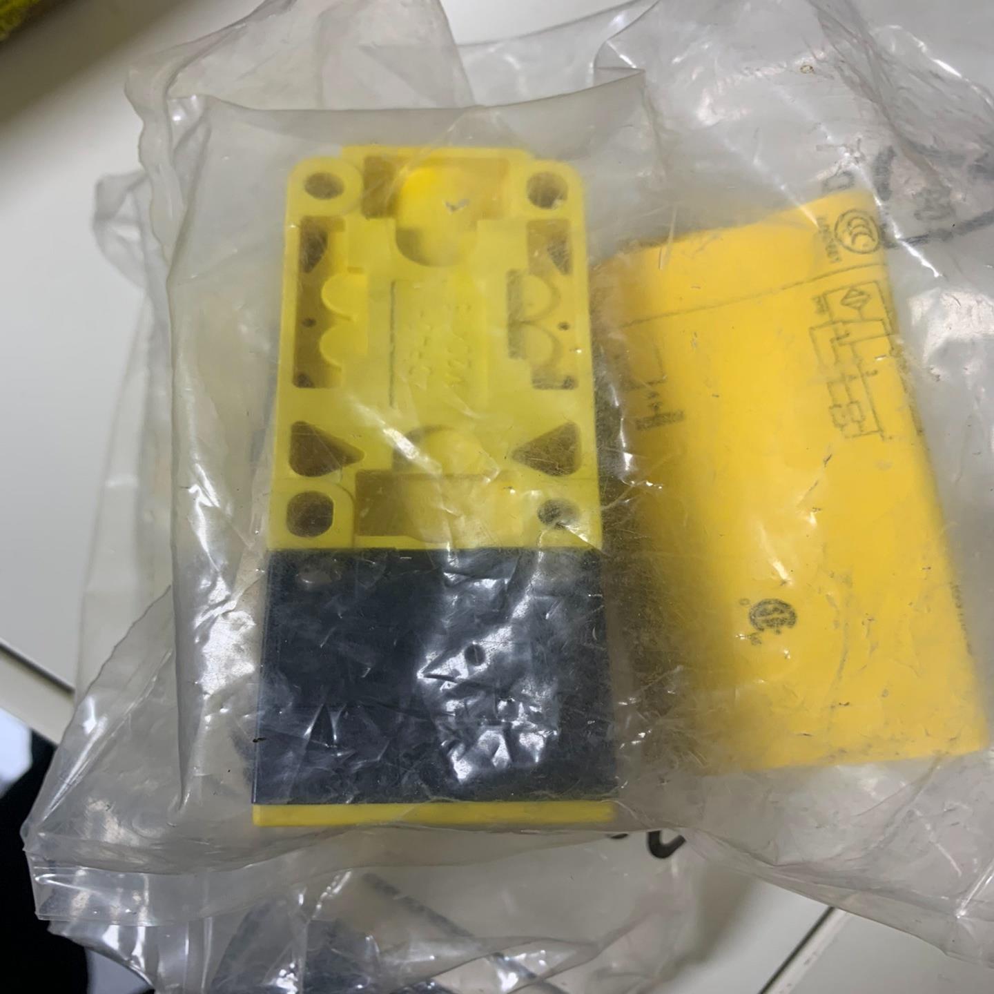 全新图克BI15-CP40-VP4X2，，共3 - 图1