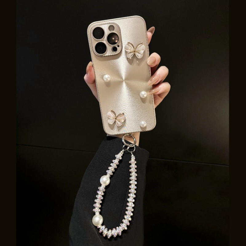 ins高级感极光立体蝴蝶水钻手链适用苹果15手机壳iphone14promax手提珍珠挂绳软套13pro/12/11防摔全包镜头膜